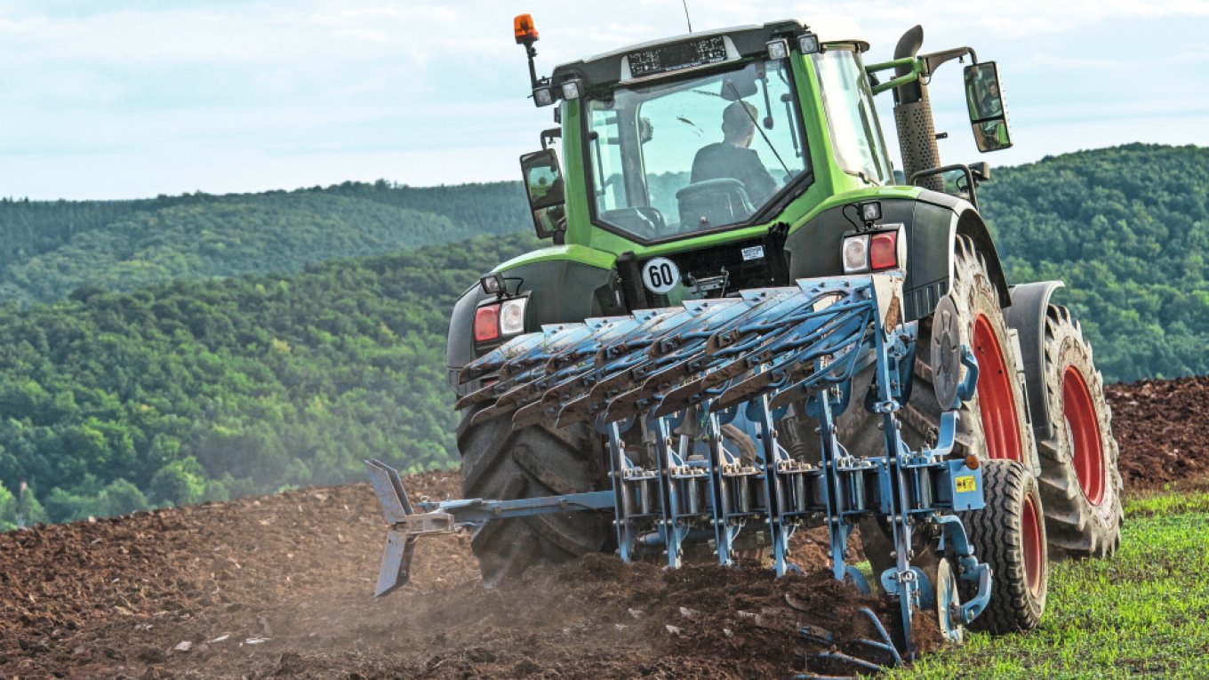 fendt_800_2.jpg